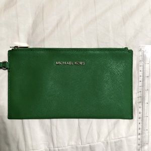 Michael Kors kelly green wristlet